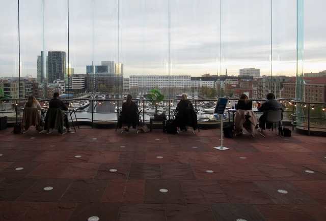 Blokken met uitzicht op nog blokken