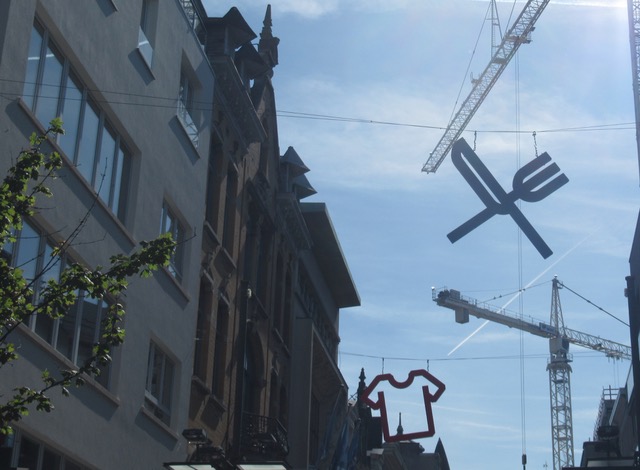 Eten, kleren, werken