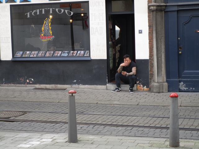 Even geen tAttoo's zetten.