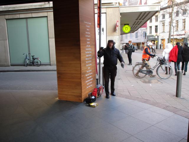 Een strAAtzAnger. ChArmAnt !