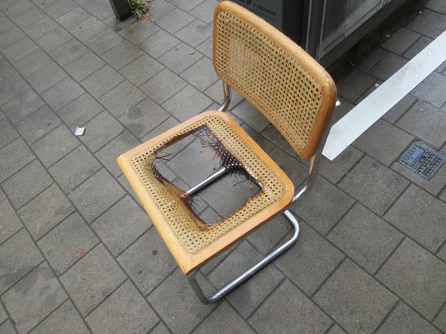 Wie zijn gAt verbrAndt...