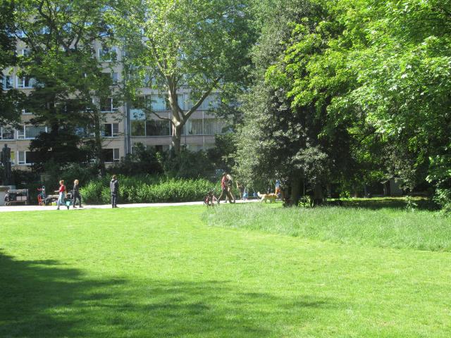 De Duitsers komen filmen in ons pArK. Hum....