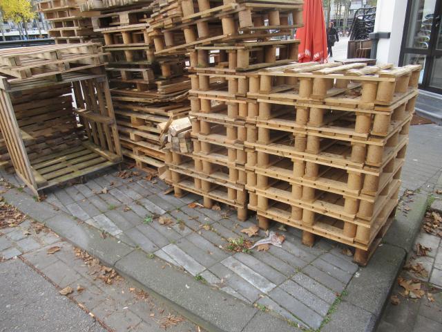 Hout houdt hout.