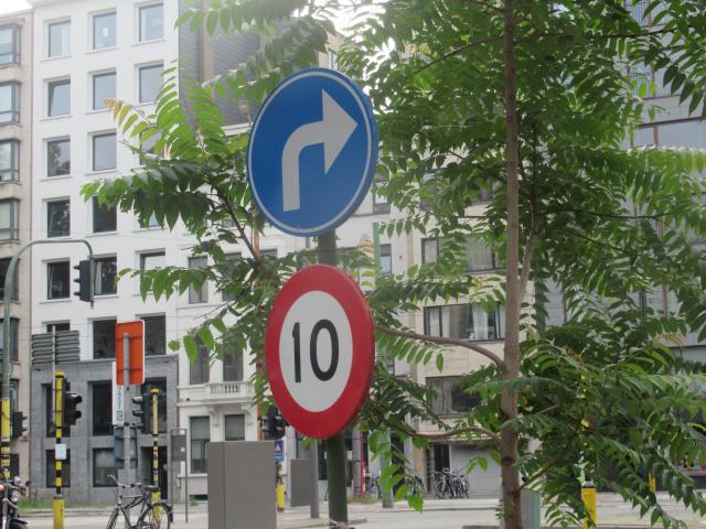 Tien? Om wAt te zien?
