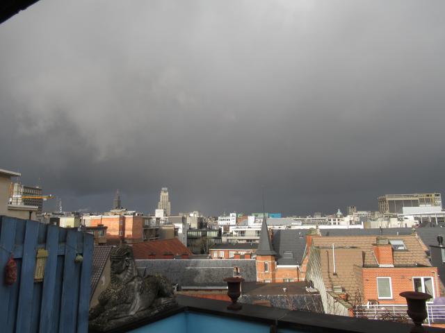 Donker boven A.